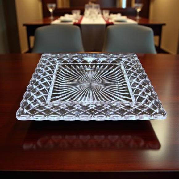 Crystal Serving dish Estate Set of 4
by FIFTH AVENUE Clear cut Crystal - Picture 7 of 8